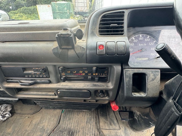 Isuzu Elf 6