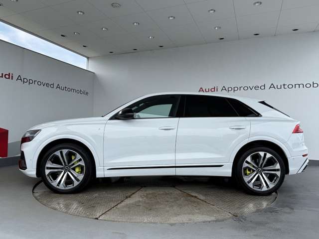 Audi Q8 6