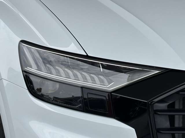Audi Q8 10