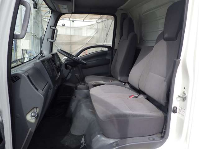 Isuzu Elf 11