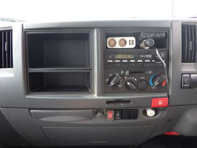 Isuzu Elf 12