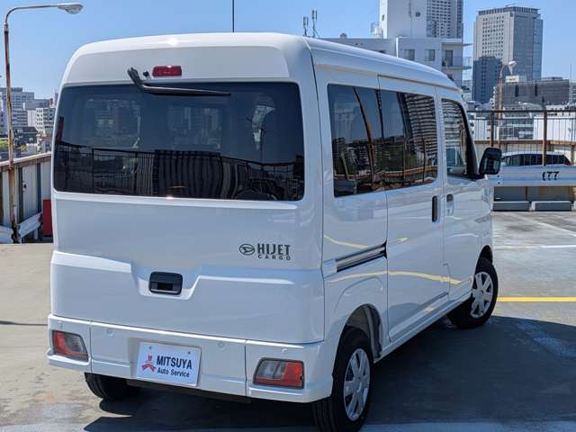 Daihatsu Hijet Cargo 2