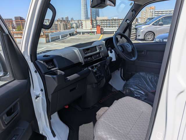 Daihatsu Hijet Cargo 5