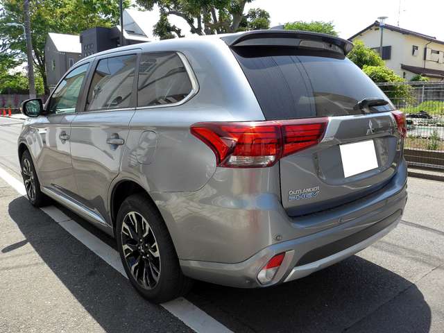 Mitsubishi Outlander PHEV 2