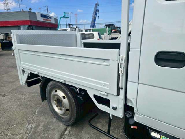 Isuzu Elf 11