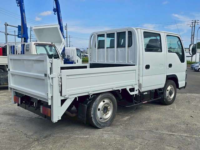 Isuzu Elf 8