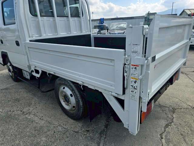 Isuzu Elf 9