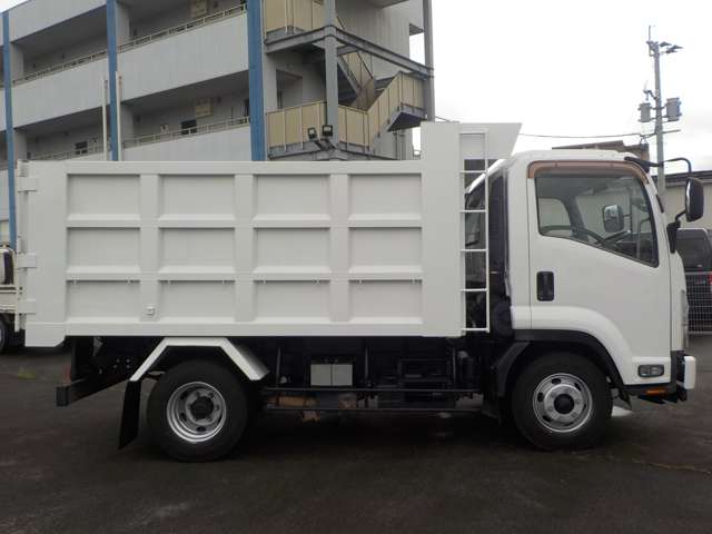 Isuzu Forward 4