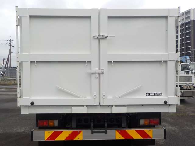 Isuzu Forward 9