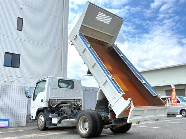 Isuzu Elf 9