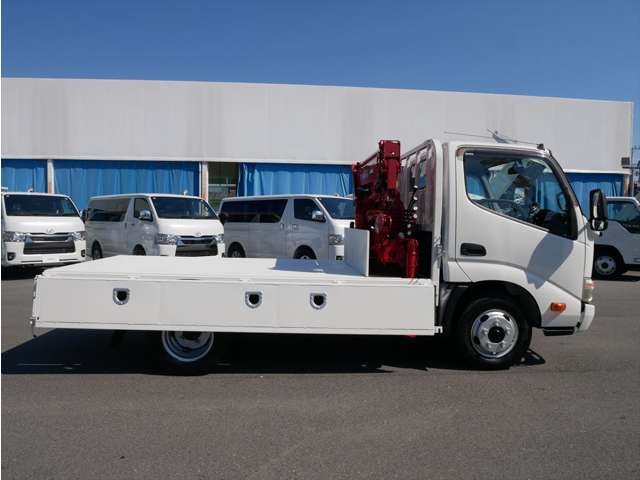 Hino Dutro 11