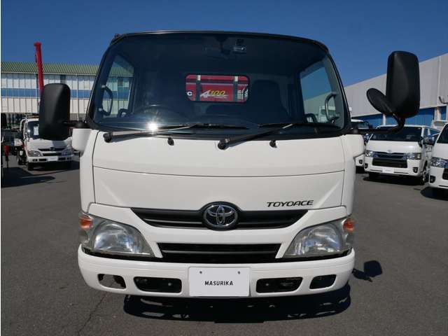 Hino Dutro 8