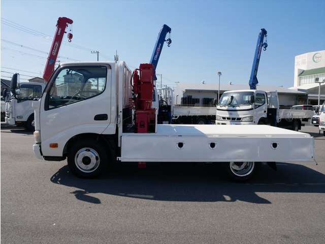 Hino Dutro 9