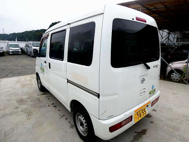 Daihatsu Hijet Cargo 4