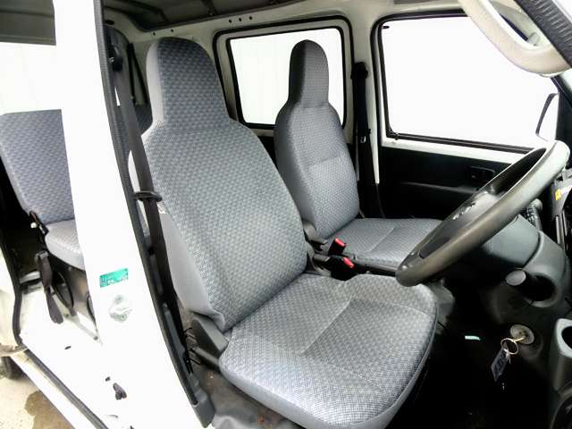 Daihatsu Hijet Cargo 6