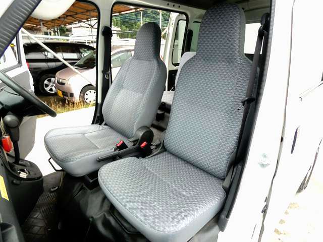 Daihatsu Hijet Cargo 7