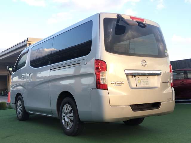 Nissan NV350 Caravan 10