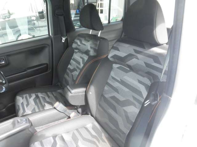 Daihatsu Taft 11