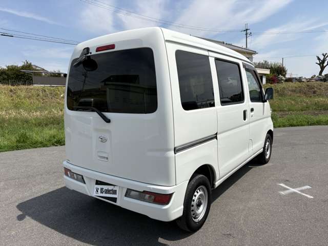 Daihatsu Hijet Cargo 10