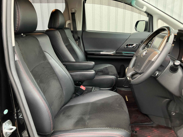 Toyota Vellfire 11