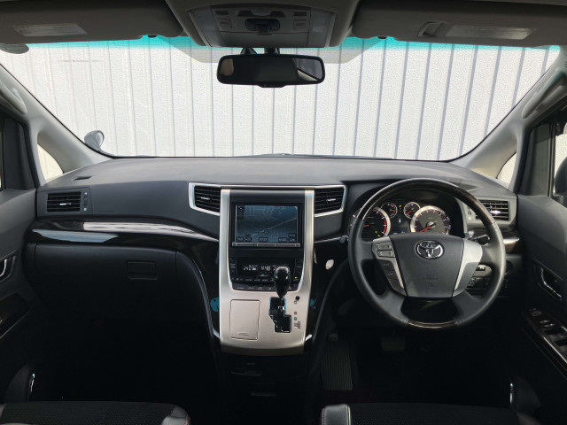 Toyota Vellfire 2