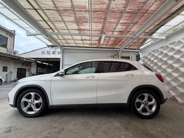 Mercedes-Benz GLA-Class 11