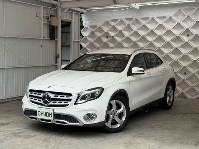 Mercedes-Benz GLA-Class 6