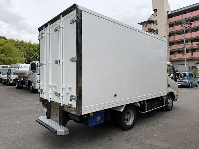 Hino Dutro 7
