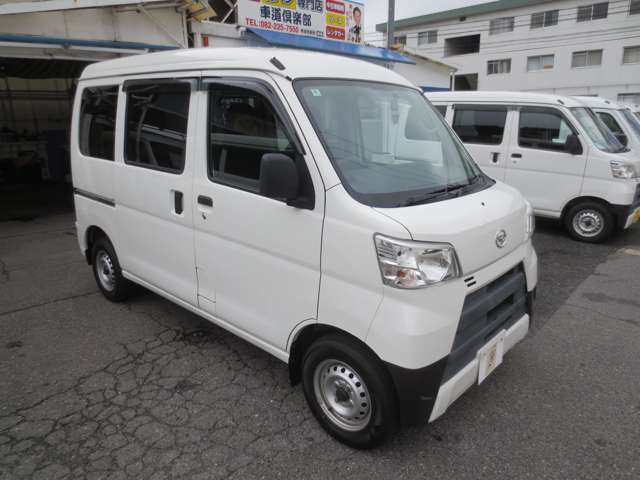 Daihatsu Hijet Cargo 6