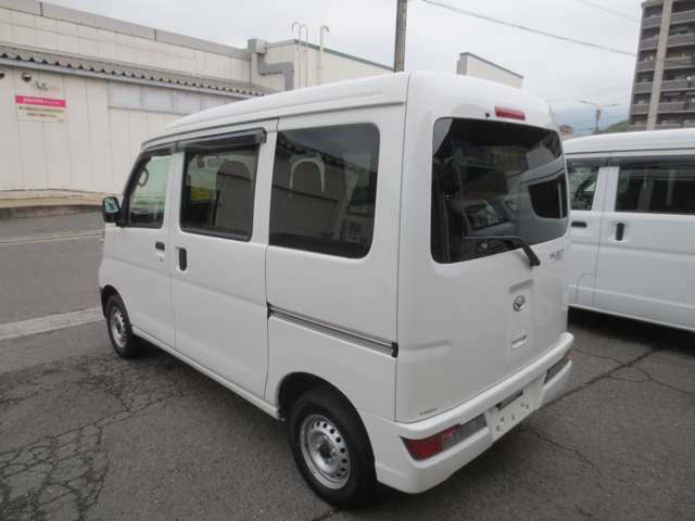 Daihatsu Hijet Cargo 10