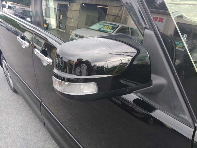Nissan Serena 11