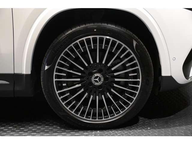Mercedes-Benz EQA 11