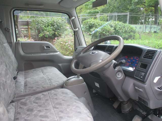 Mazda Titan Dash 2