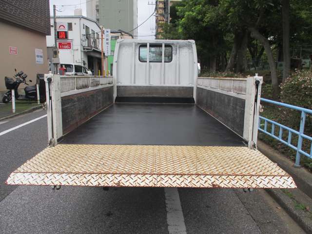 Mazda Titan Dash 9