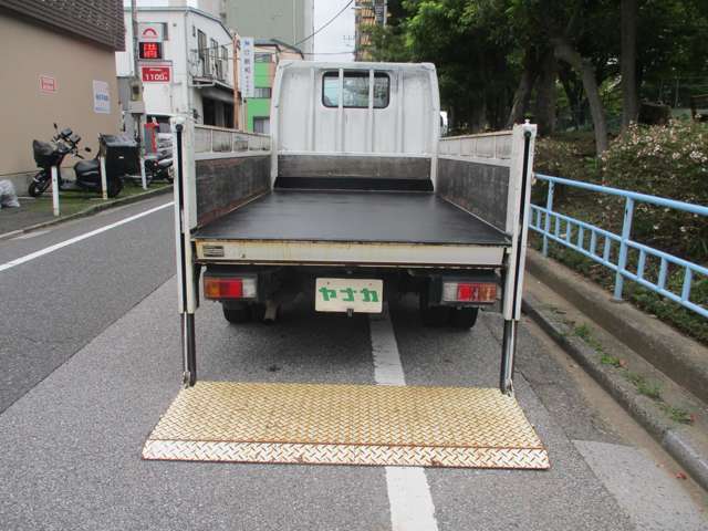 Mazda Titan Dash 10