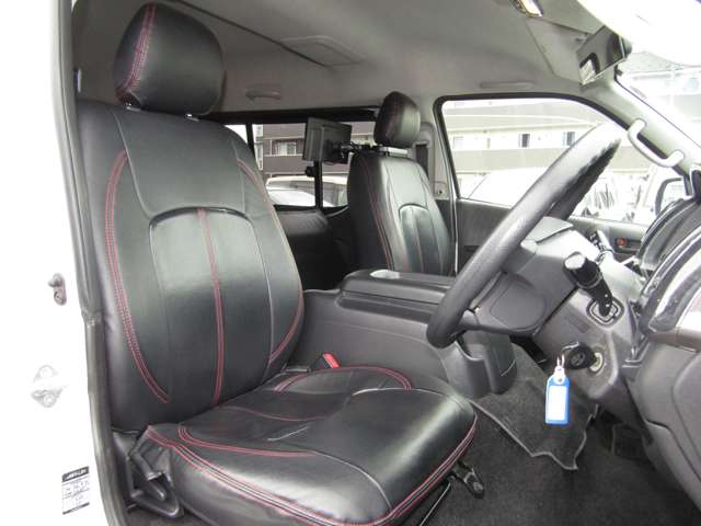 Toyota Regius Ace 6
