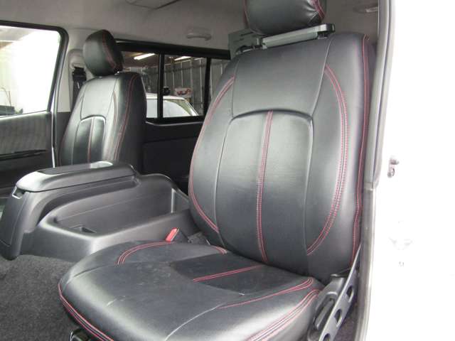 Toyota Regius Ace 7