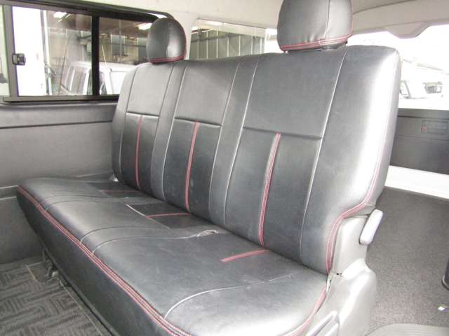 Toyota Regius Ace 8