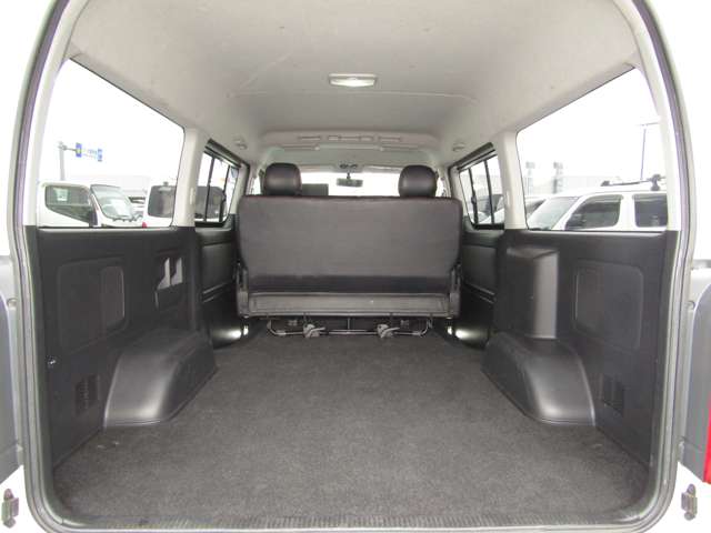 Toyota Regius Ace 9