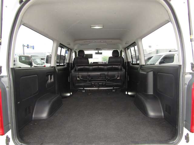 Toyota Regius Ace 10