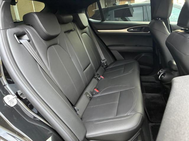 Alfa Romeo Stelvio 4