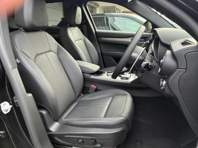 Alfa Romeo Stelvio 5