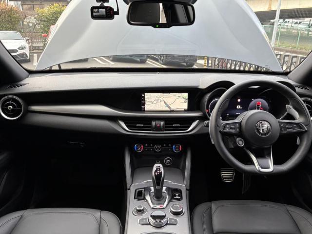 Alfa Romeo Stelvio 6