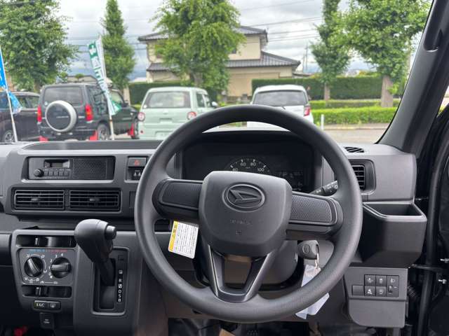Daihatsu Hijet Cargo 12