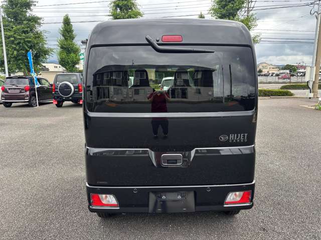 Daihatsu Hijet Cargo 5