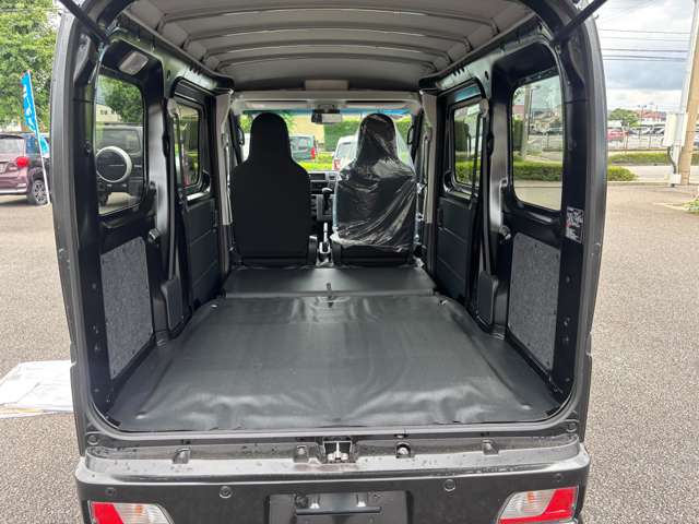 Daihatsu Hijet Cargo 10