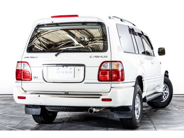Toyota Land Cruiser Cygnus 3