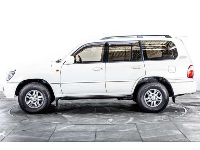 Toyota Land Cruiser Cygnus 6