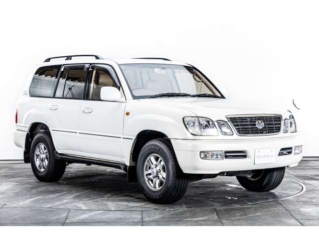 Toyota Land Cruiser Cygnus 8