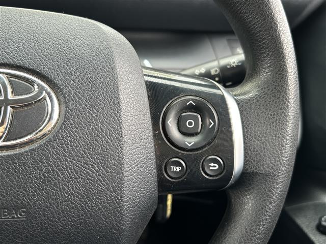 Toyota Sienta 5